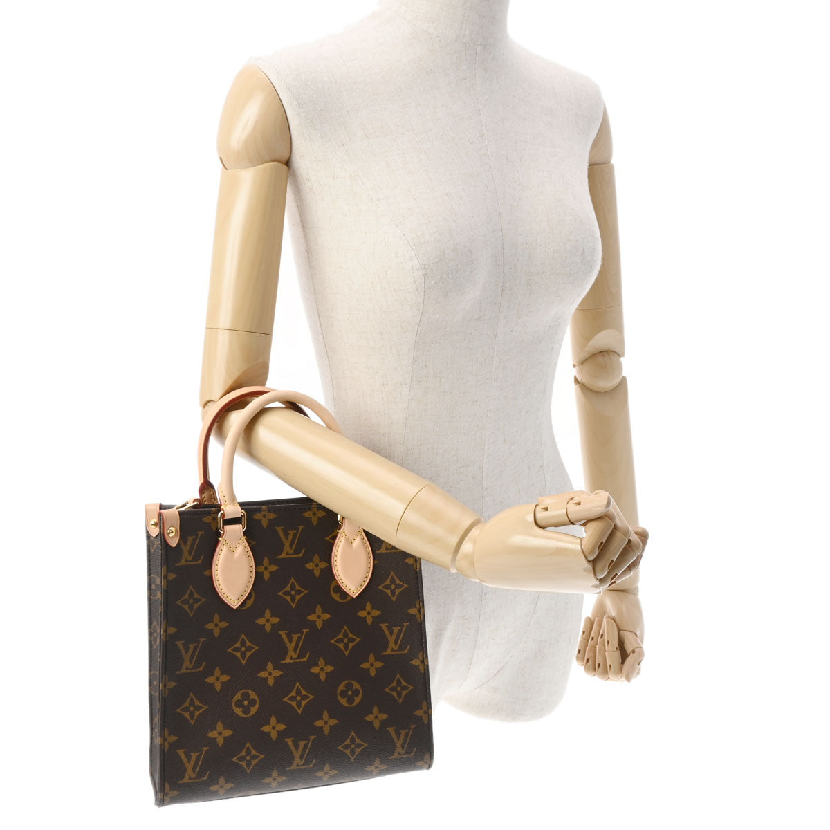 LOUIS VUITTON サック プラ モノグラム キャンバス バッグ ルイヴィトンのメンズバッグ「サックプラ」シリーズから新作が