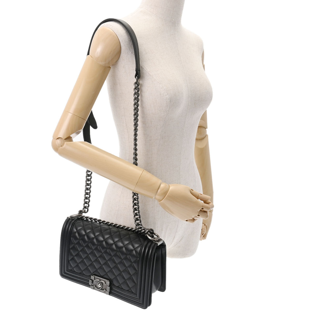 未使用 展示品 シャネル CHANEL ボーイシャネル チェーン ショルダー バッグ キャビアスキン パープル A67086 シルバー 金具 90301179 シャネルボーイシャネル チェーンショルダー 黒 アンティーク調