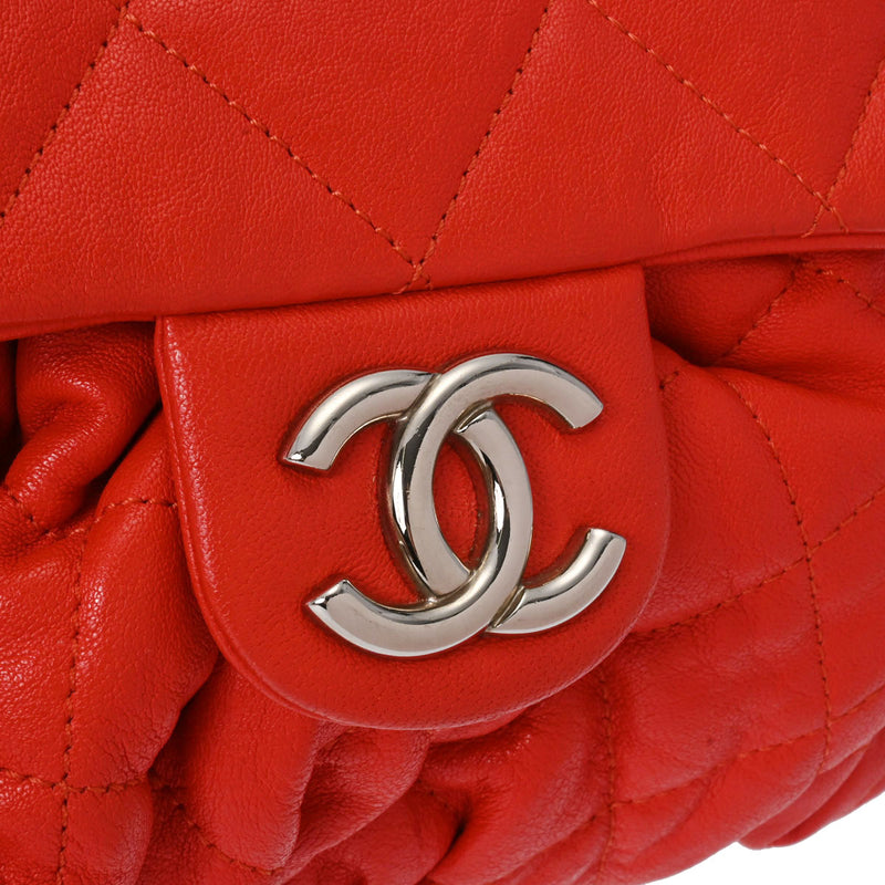 CHANEL シャネル チェーンアラウンド 赤 レディース カーフ ショルダーバッグ ABランク 中古 銀蔵