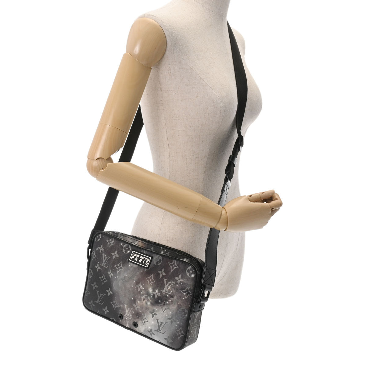 ルイヴィトン　LOUISVUITTON グレー レザー パソコンバッグ　ビジネス ルイヴィトン LOUISVUITTON グレー レザー パソコンバッグ ビジネス