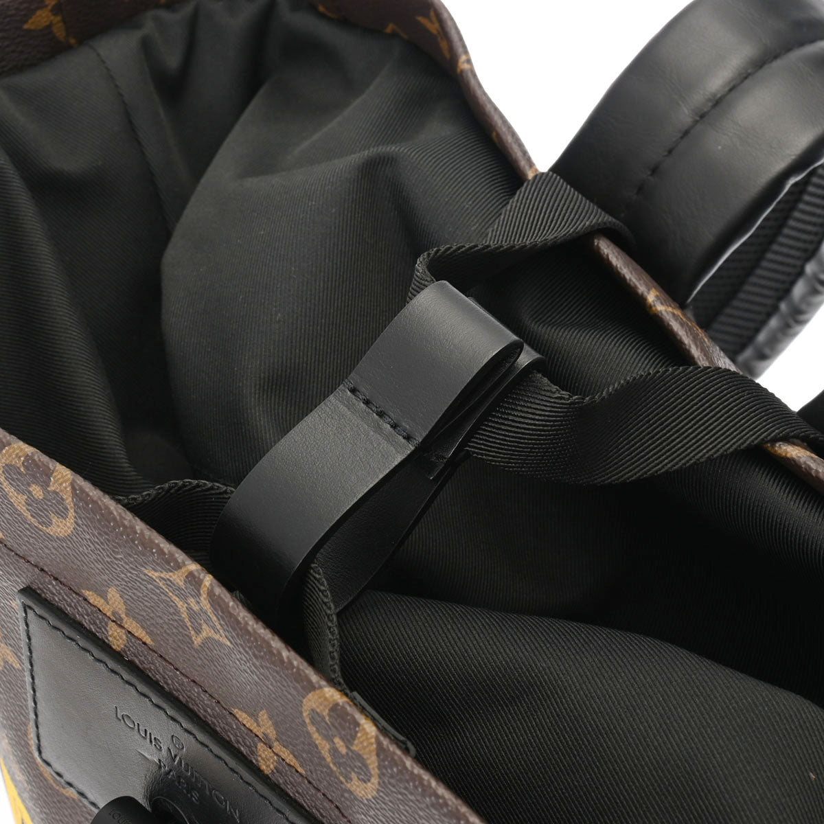 ルイヴィトンチョーク バックパック 14145 ブラウン メンズ モノグラムキャンバス リュック・デイパック M44615 LOUIS VUITTON  中古 – 銀蔵オンライン