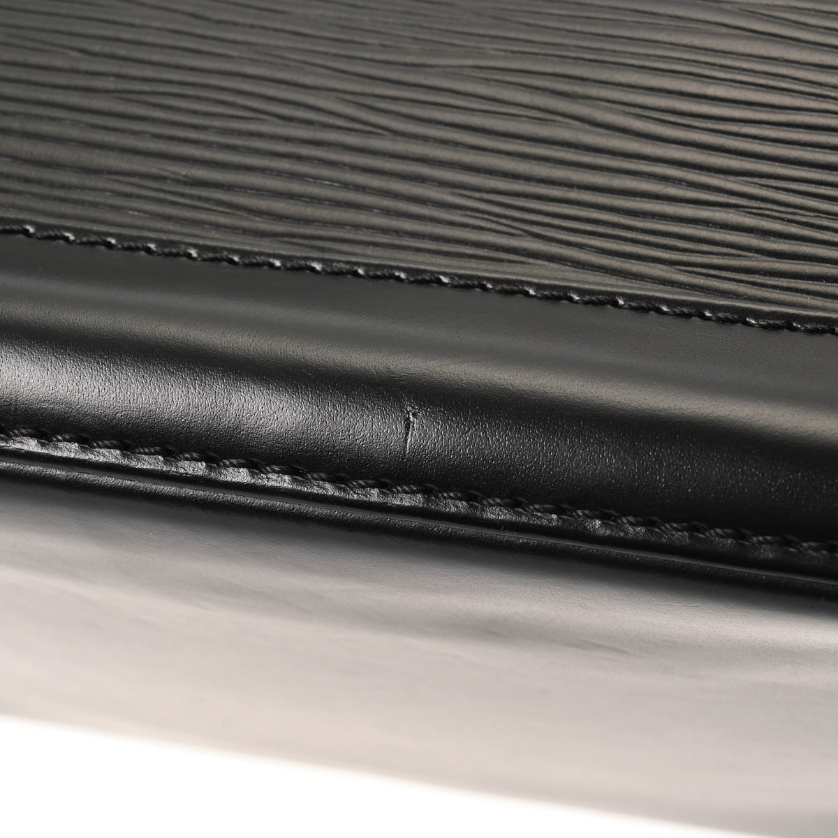 ルイヴィトンアルマPM 14127 ノワール レディース エピレザー