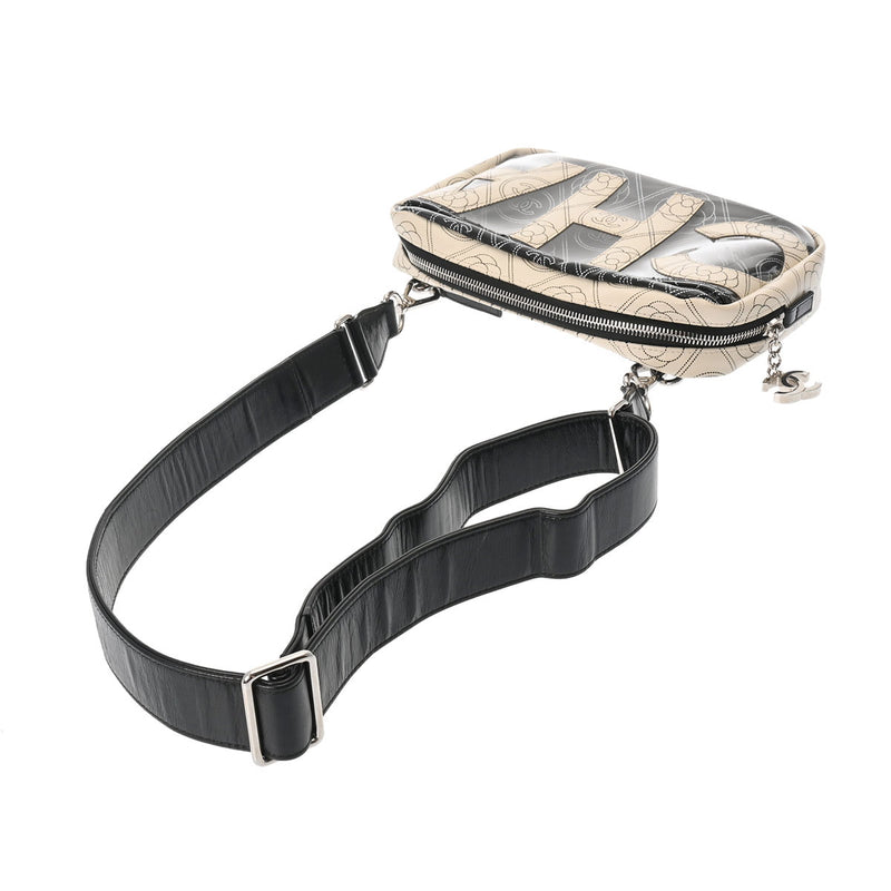 CHANEL シャネル ロゴ カメリア 黒/白 レディース レザー ショルダーバッグ Aランク 中古 銀蔵