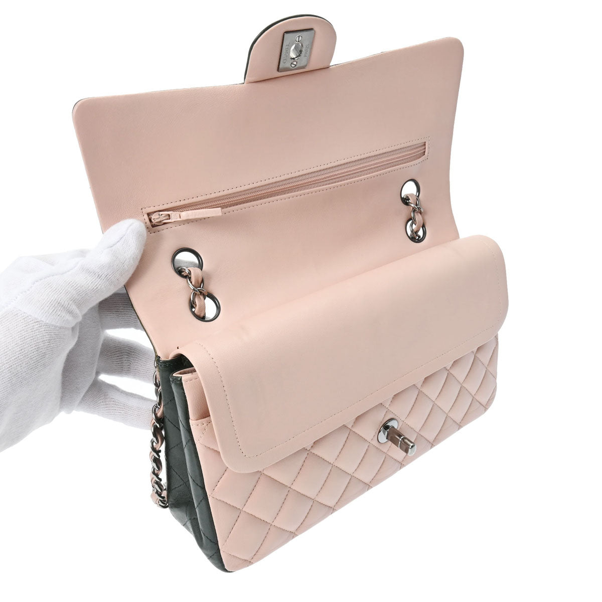 くるみぱん様検討中　CHANEL リボン型ブローチ シルバー くるみぱん様検討中 CHANEL リボン型ブローチ シルバー - メルカリ