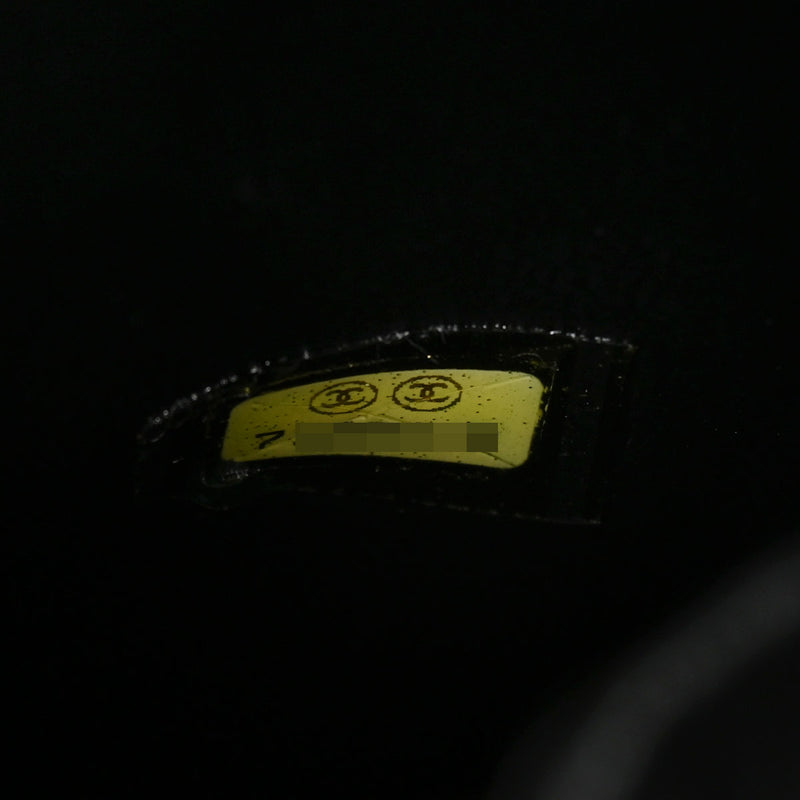 CHANEL シャネル 縦型 バニティ 黒 ゴールド金具 A01998 レディース キャビアスキン ハンドバッグ Aランク 中古 銀蔵