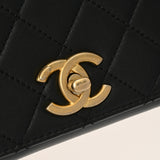 CHANEL シャネル マトラッセ ミニマトラッセ チェーンショルダー 18cm 黒 AS2638 ユニセックス カーフ ショルダーバッグ Aランク 中古 銀蔵