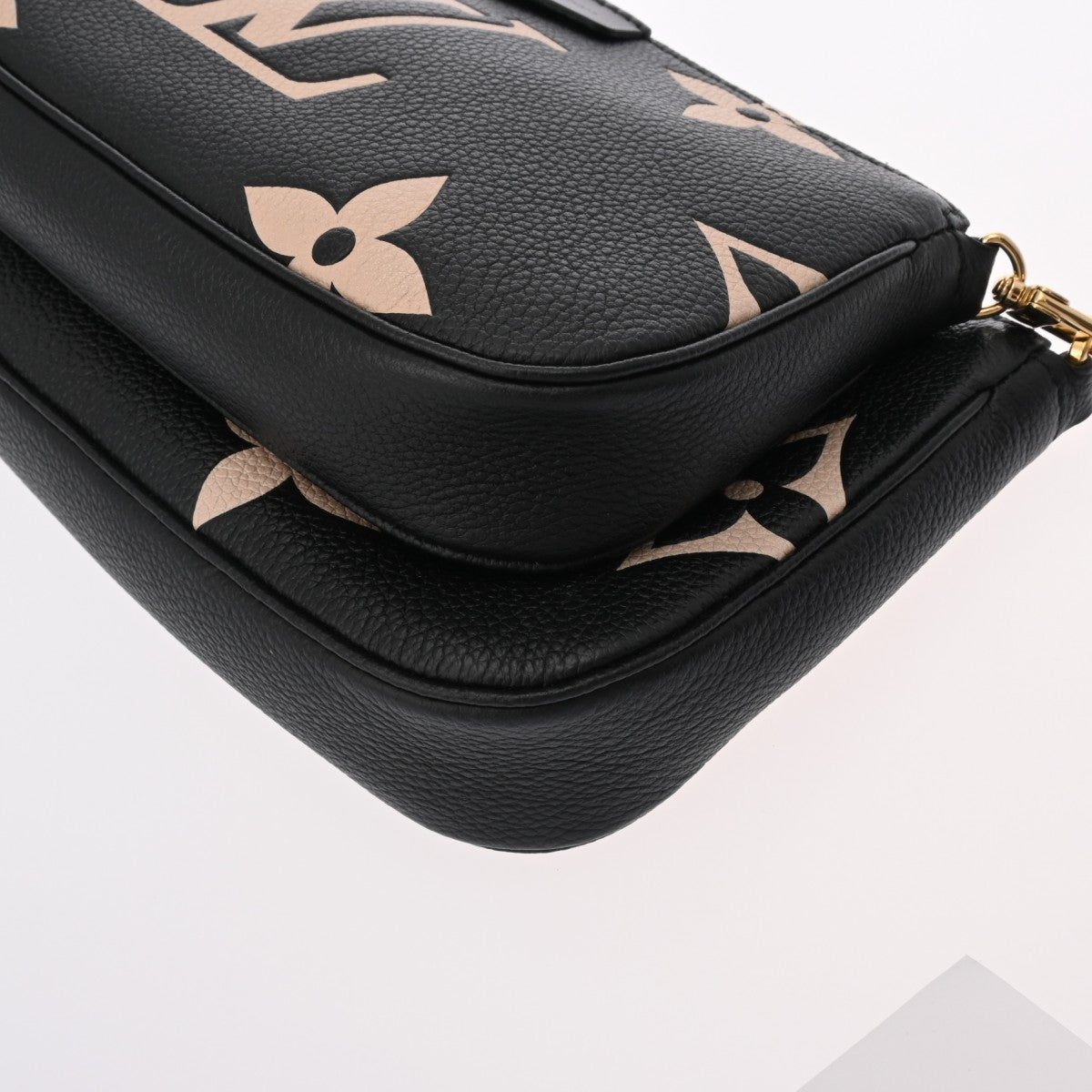 LOUIS VUITTON ルイヴィトン モノグラムアンプラント アンプラント ミュルティ ポシェット アクセソワール ブラック/ベージュ M45777 レディース レザー ショルダーバッグ 新同 中古  人気・おすすめ｜省スペース設計・旅行向けにおすすめ 公式 プライバシー配送 今だけ特典付き