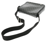 LOUIS VUITTON ルイヴィトン ダミエグラフィット ディストリクトPM NM 黒/グレー N41028 メンズ ダミエグラフィットキャンバス ショルダーバッグ Aランク 中古 銀蔵