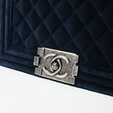 CHANEL シャネル ボーイシャネル スモールハンドバッグ 20cm ネイビー A67085 レディース ベロア ショルダーバッグ ABランク 中古 銀蔵