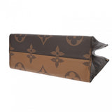 LOUIS VUITTON ルイヴィトン モノグラムジャイアント オンザゴー GM 旧型 2WAYトート ブラウン M44576 ユニセックス モノグラムキャンバス ハンドバッグ Bランク 中古 銀蔵