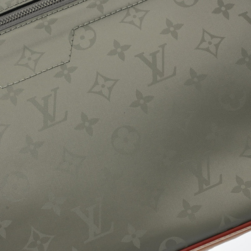 LOUIS VUITTON ルイヴィトン モノグラムチタニウム ポシェットコスモス グレー M63240 メンズ モノグラムチタニウムキャンバス クラッチバッグ ABランク 中古 銀蔵