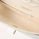 CHANEL シャネル マトラッセ チェーンショルダー Wフラップ 25cm ホワイト A01112 レディース キャビアスキン ショルダーバッグ Aランク 中古 銀蔵