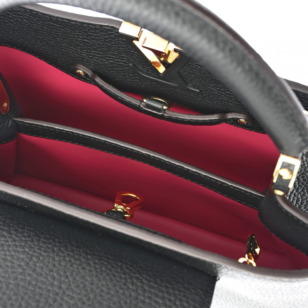 ルイヴィトンカプシーヌBB ノワール レディース トリヨンレザー