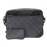 LOUIS VUITTON ルイヴィトン モノグラムエクリプス トリオメッセンジャー 黒/グレー M69443 メンズ レザー ショルダーバッグ Aランク 中古 銀蔵