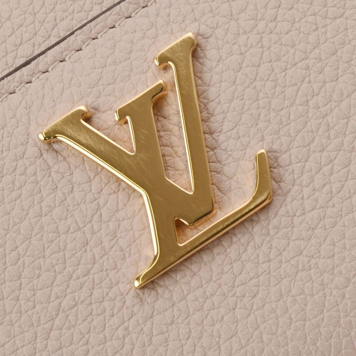 新品同様 ルイ ヴィトン ジッピーパース ロックミー レザー グレージュ ICタグ M80100 二つ折り財布 LV 0259 【中古】 LOUIS VUITTON ルイヴィトンロックミー ジッピーコインパース グレージュ ユニ