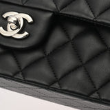 CHANEL シャネル マトラッセ チェーンショルダー Wフラップ 25cm ブラック A01112 レディース ラムスキン ショルダーバッグ ABランク 中古 銀蔵