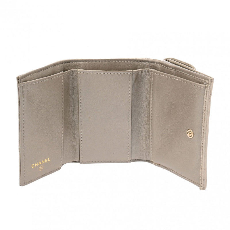 CHANEL シャネル 2.55 マトラッセ コンパクトウォレット シルバー A70325 レディース カーフ 三つ折り財布 ABランク 中古 銀蔵