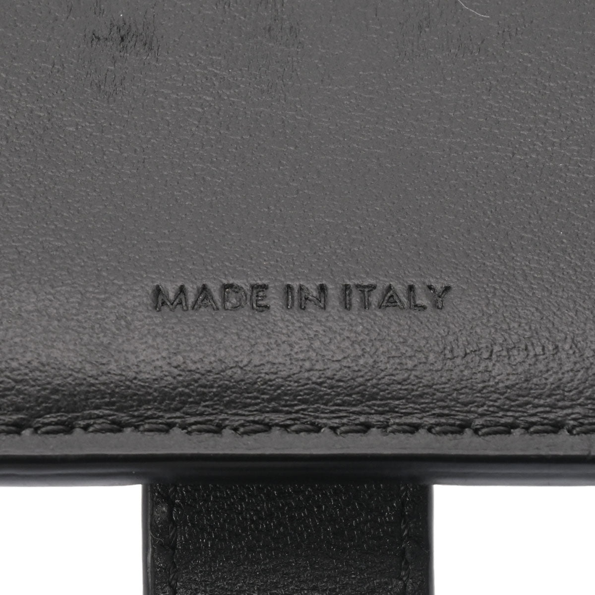 【美品✨】セリーヌ　ミディアム　ストラップウォレット　ブラック セリーヌミディアム ストラップウォレット ブラック レディース