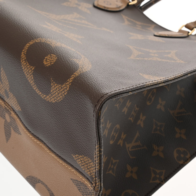 LOUIS VUITTON ルイヴィトン モノグラムジャイアント オンザゴー GM 旧型 2WAYトート ブラウン M44576 ユニセックス モノグラムキャンバス ハンドバッグ Aランク 中古 銀蔵