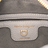SALVATORE FERRAGAMO フェラガモ グレー レディース カーフ ショルダーバッグ Aランク 中古 銀蔵