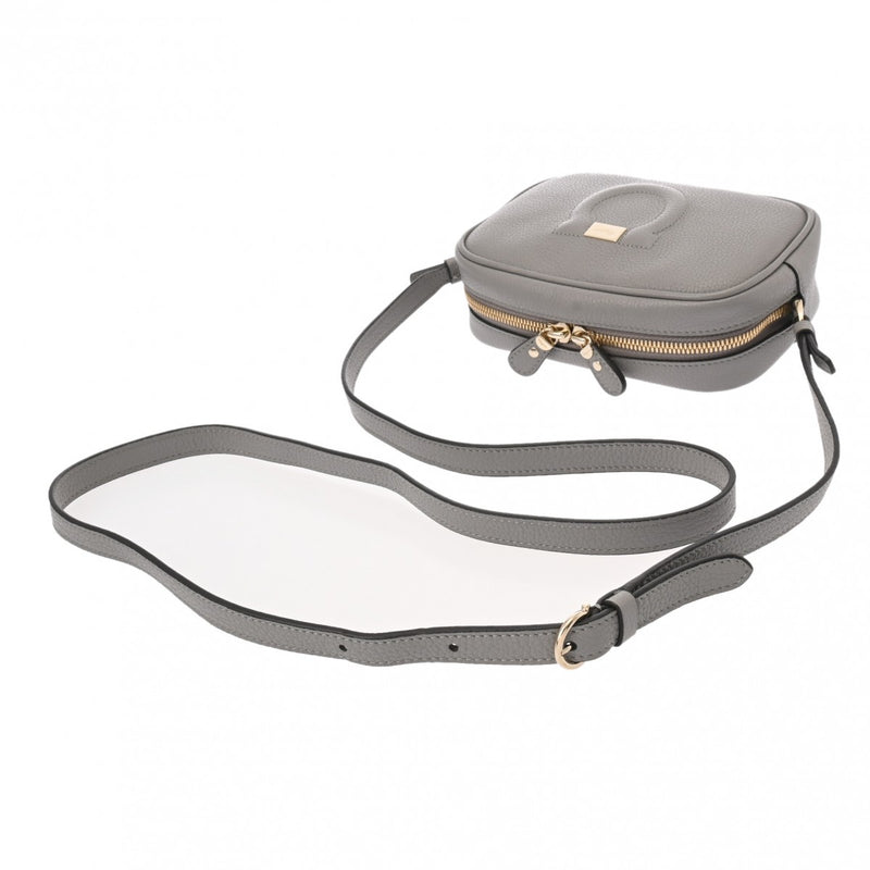 SALVATORE FERRAGAMO フェラガモ グレー レディース カーフ ショルダーバッグ Aランク 中古 銀蔵