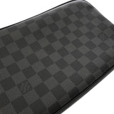 LOUIS VUITTON ルイヴィトン ダミエグラフィット トゥルーストワレ GM ブラック N47521 メンズ ダミエキャンバス ポーチ Aランク 中古 銀蔵