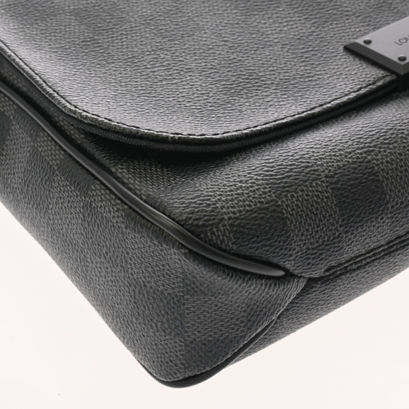 LOUIS VUITTON ルイヴィトン ダミエグラフィット ディストリクトPM 黒/グレー N41260 メンズ ショルダーバッグ Aランク 中古 銀蔵