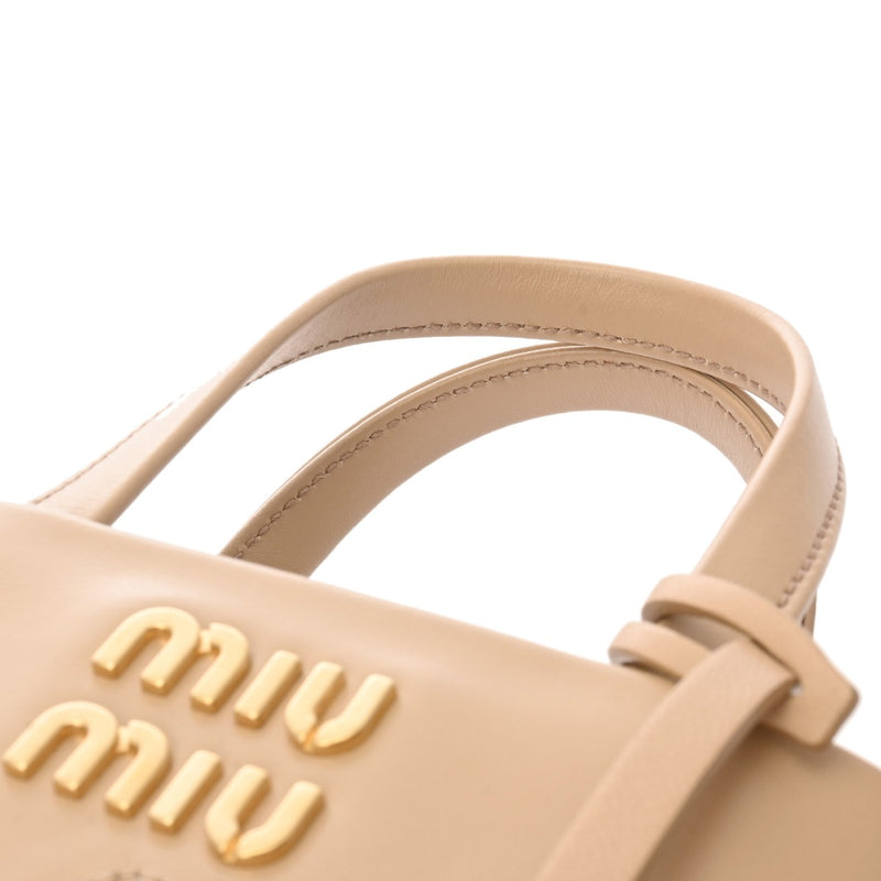 MIUMIU ミュウミュウ フラワーモチーフ 2WAY ベージュ レディース カーフ ハンドバッグ Aランク 中古 銀蔵