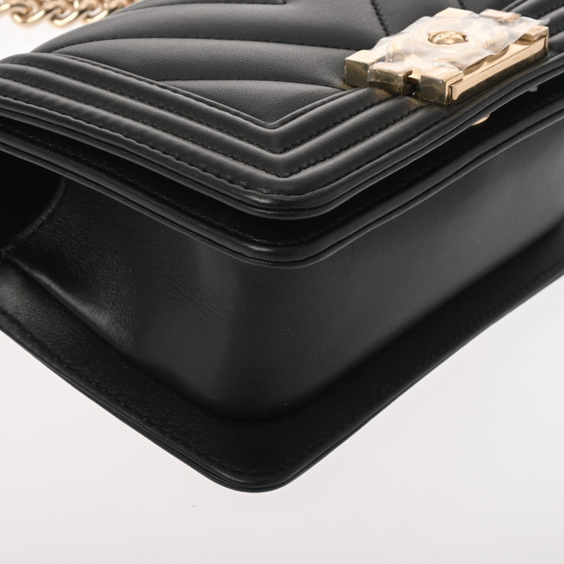 CHANEL シャネル ボーイシャネル ミニ チェーンショルダー 15cm Vステッチ ブラック A67364 レディース ラムスキン チェーンウォレット Aランク 中古 銀蔵
