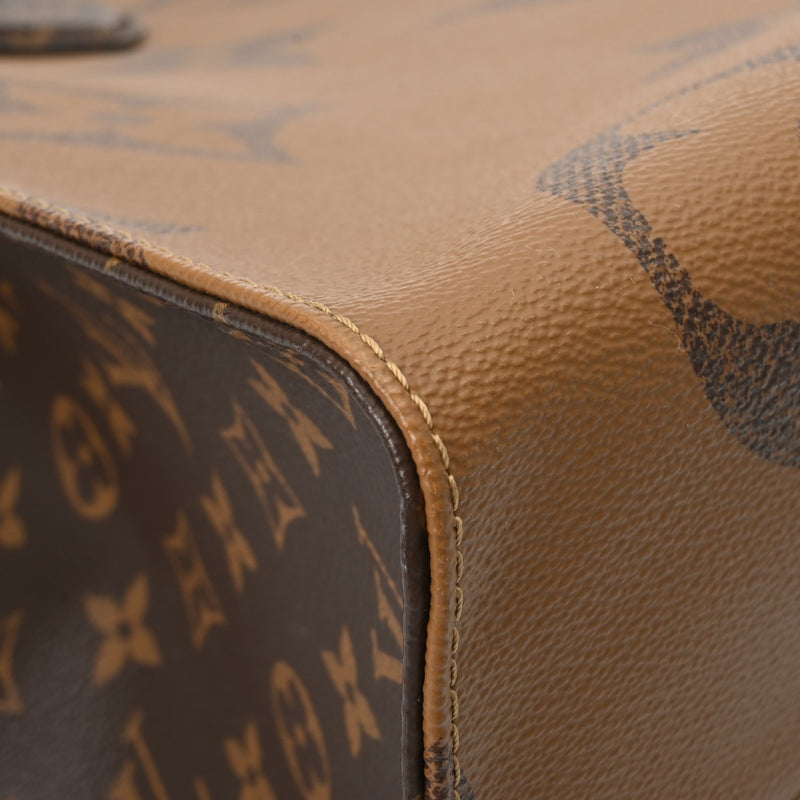 LOUIS VUITTON ルイヴィトン モノグラムジャイアント オンザゴー GM 2WAYトート ブラウン M45320 ユニセックス モノグラムキャンバス ハンドバッグ Aランク 中古 銀蔵