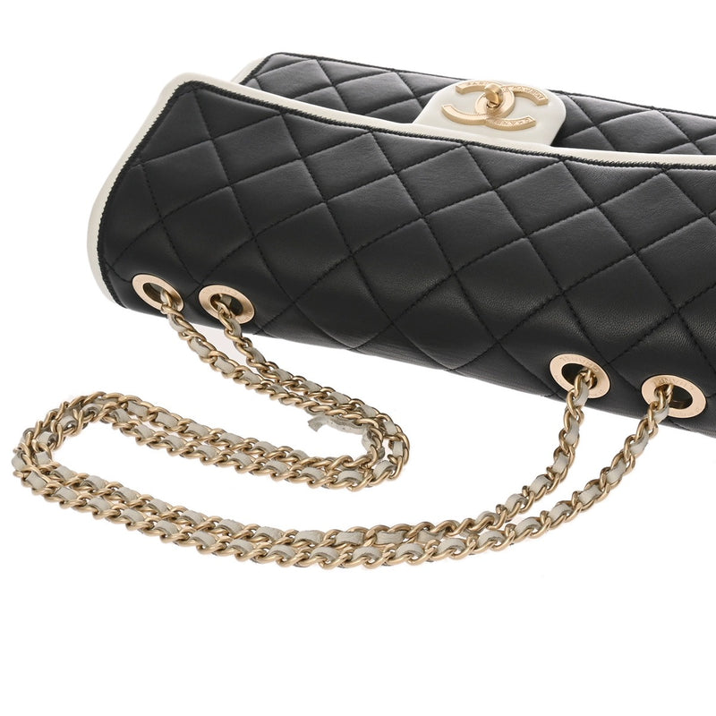 CHANEL シャネル マトラッセ チェーンショルダー 25cm ホワイト/ブラック レディース カーフ ショルダーバッグ Bランク 中古 銀蔵
