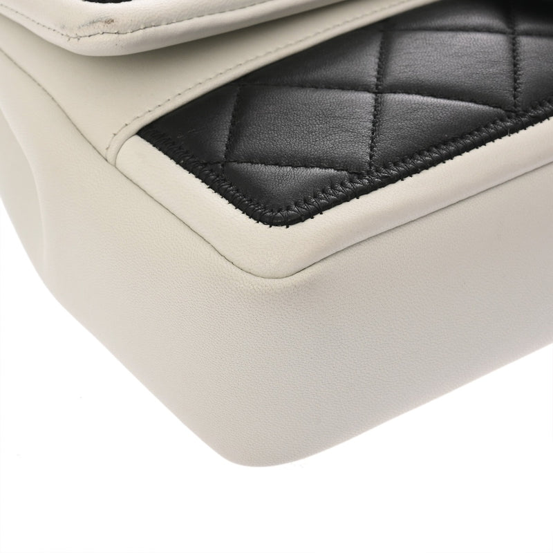 CHANEL シャネル マトラッセ チェーンショルダー 25cm ホワイト/ブラック レディース カーフ ショルダーバッグ Bランク 中古 銀蔵