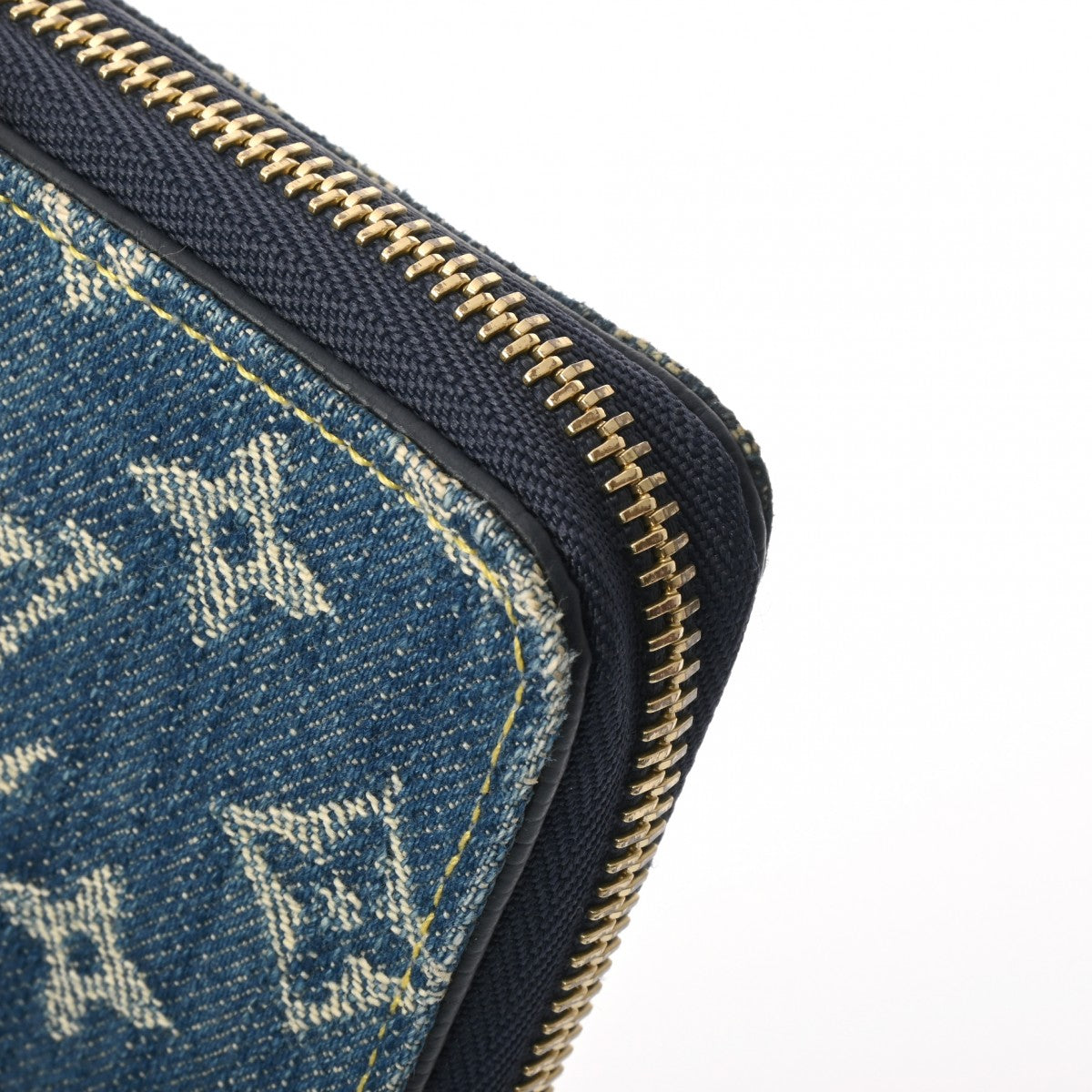 LOUIS VUITTON ルイヴィトン モノグラムデニム ジッピーヴェルティカル