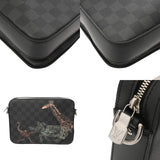 LOUIS VUITTON ルイヴィトン ダミエグラフィット トリオメッセンジャー グレー N58040 メンズ ダミエグラフィットキャンバス ショルダーバッグ Aランク 中古 銀蔵