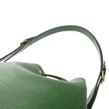 LOUIS VUITTON ルイヴィトン エピ ノエ ボルネオグリーン M44004 レディース レザー ショルダーバッグ ABランク 中古 銀蔵