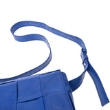 BOTTEGAVENETA ボッテガヴェネタ カセット マキシイントレ ブルー 651053 レディース レザー ウエストバッグ ABランク 中古 銀蔵