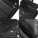 CHANEL シャネル マトラッセ Wフラップ Wチェーンショルダー 25 Vステッチ ブラック A01112 レディース キャビアスキン ショルダーバッグ ABランク 中古 銀蔵