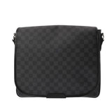 LOUIS VUITTON ルイヴィトン ダミエグラフィット ダニエル MM ブラック N58029 メンズ ダミエグラフィットキャンバス ショルダーバッグ Aランク 中古 銀蔵