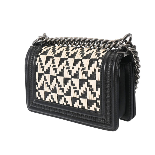 CHANEL シャネル ボーイシャネル チェーンショルダー 20cm 黒/白 レディース カーフ ショルダーバッグ ABランク 中古 銀蔵