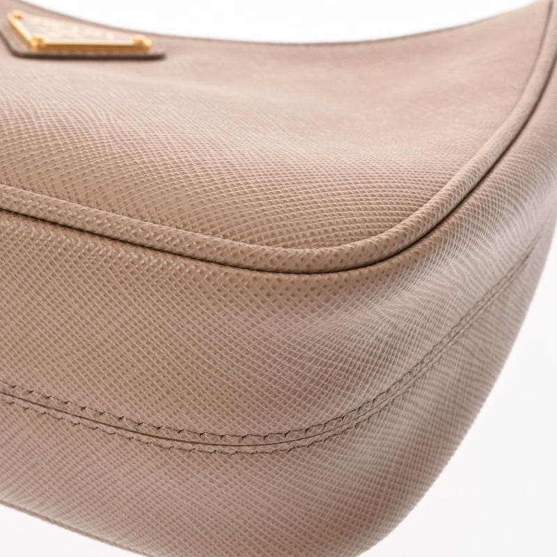PRADA プラダ Re-Edition 2005 ベージュピンク レディース サフィアーノ ショルダーバッグ 新同 中古 銀蔵