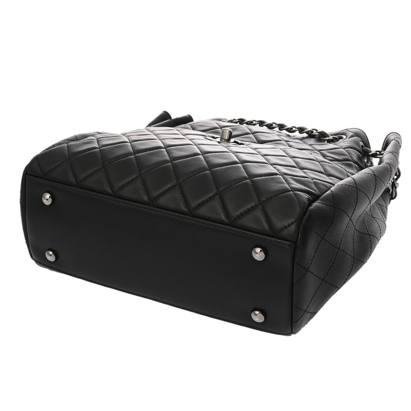 CHANEL シャネル マトラッセ 巾着 黒 レディース ラムスキン