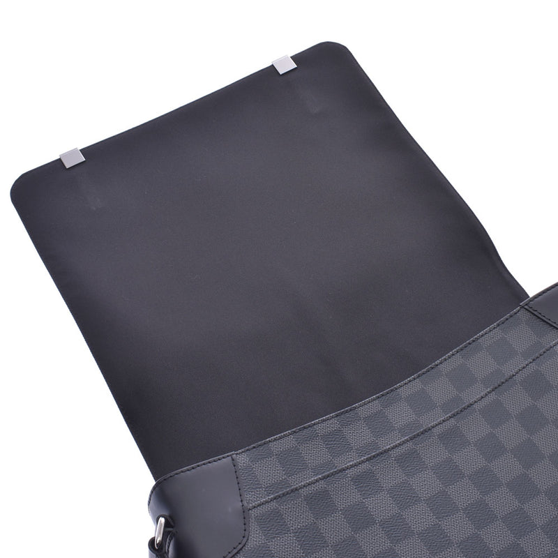 LOUIS VUITTON ルイヴィトンダミエグラフィットディストリク MM NM black / gray system N41029 men shoulder bag A rank used silver storehouse