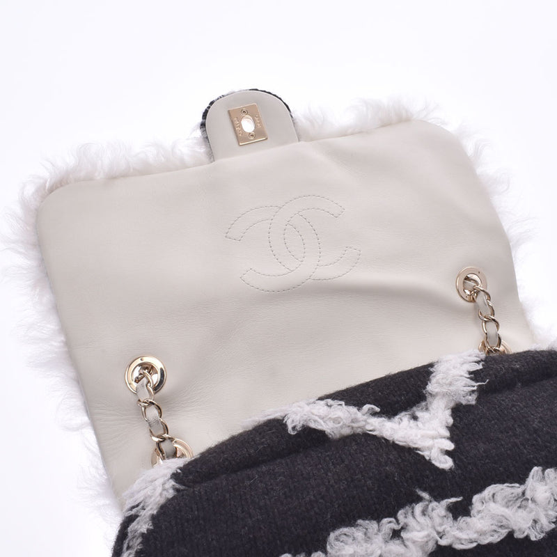 CHANEL Chanel 2WAY chain shoulder bag black / white gold metal fittings Lady's fake fur shoulder bag AB rank used silver storehouse
