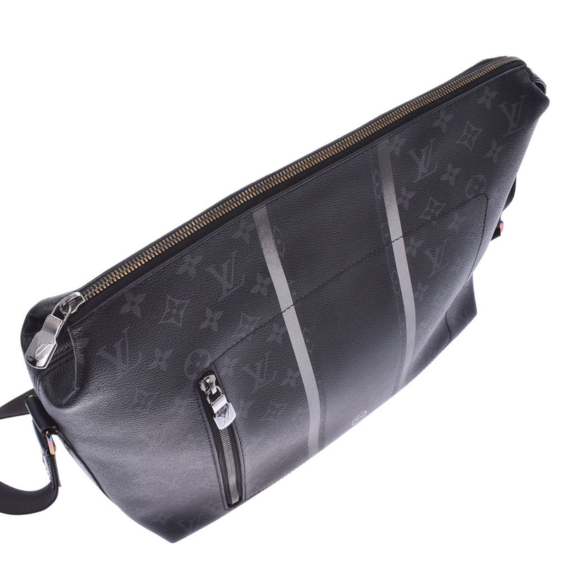 Louis Vuitton x Fragment Monogram Eclipse Apollo Messenger MM