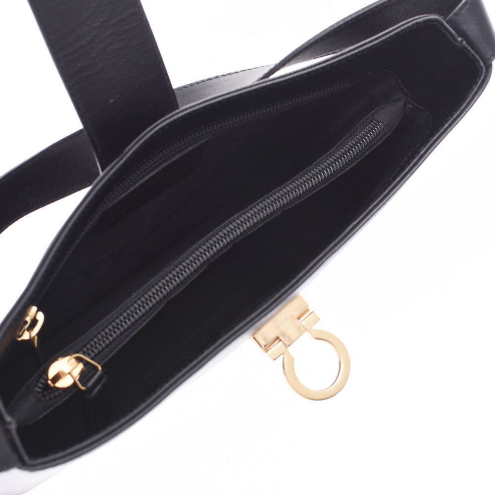 未使用級★Salvatore Ferragamo★ガンチーニ ボディバッグ 黒金 フェラガモ ガンチーニ ミニ ショルダーバッグ エナメル ブラック