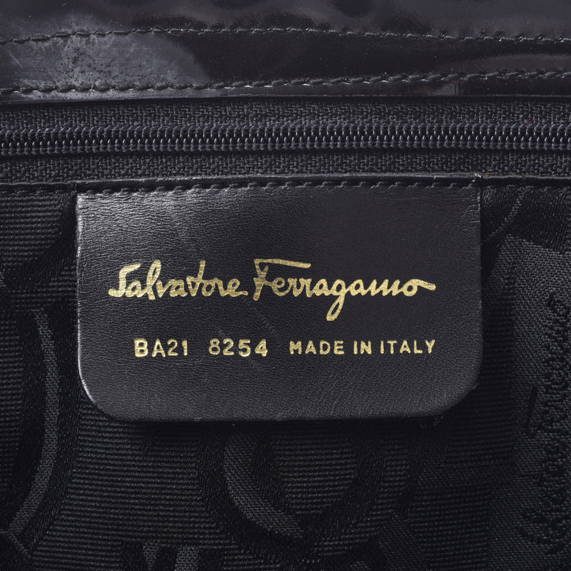 Salvatore Ferragamo フェラガモ 黒 レディース エナメル トートバッグ Bランク 中古 銀蔵