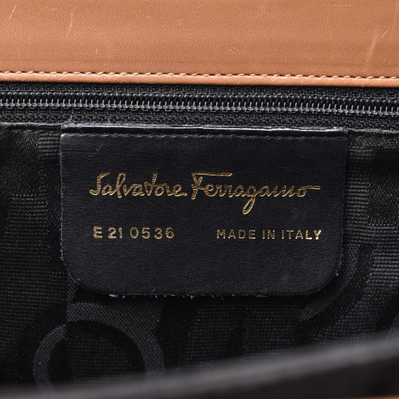 Salvatore Ferragamo Ferragamo Gantini 2way包米色金支架女士凝乳手袋B等级使用Silgrin