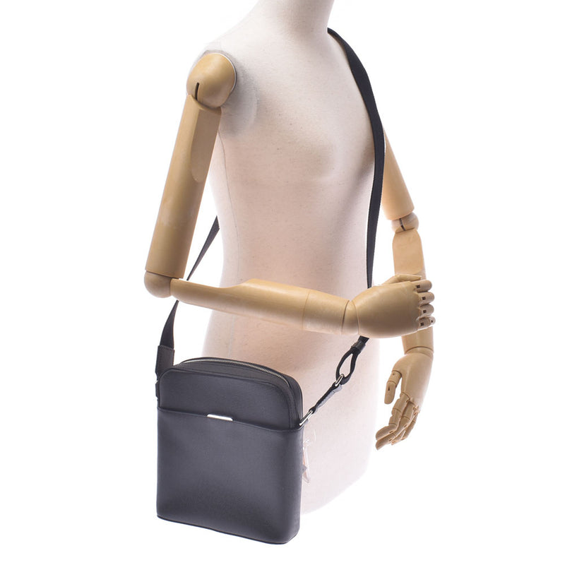 LOUIS VUITTON ルイヴィトン タイガ ポシェットアントン ノワール M33431 メンズ レザー ショルダーバッグ Aランク 中古 銀蔵