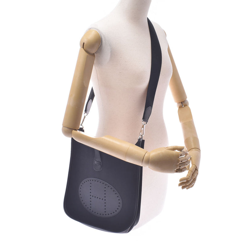 （美品）エルメス HERMES エブリン 3PM 黒 型押し シルバー金具 □K刻印 2007年 ショルダーバッグ 8316 エルメスエヴリン PM 黒 シルバー金具 □K刻印(2007年頃)刻印 ユニ