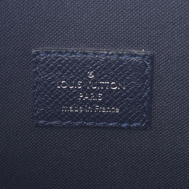 Louis Vuitton Louis Vuitton Taiga Sasha Boreal M32629男士单肩包AB排名使用水池